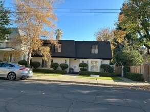 Building Photo - 643 College St