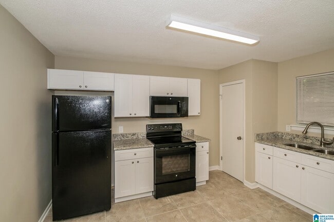 Building Photo - 436 15th Ln NW
