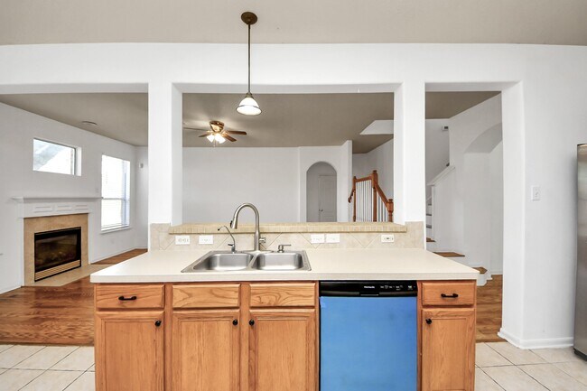 Building Photo - 13114 Oak Ledge Dr