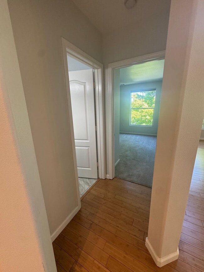 Building Photo - 2 bedroom | 2 bathroom | Upstairs loft | L...