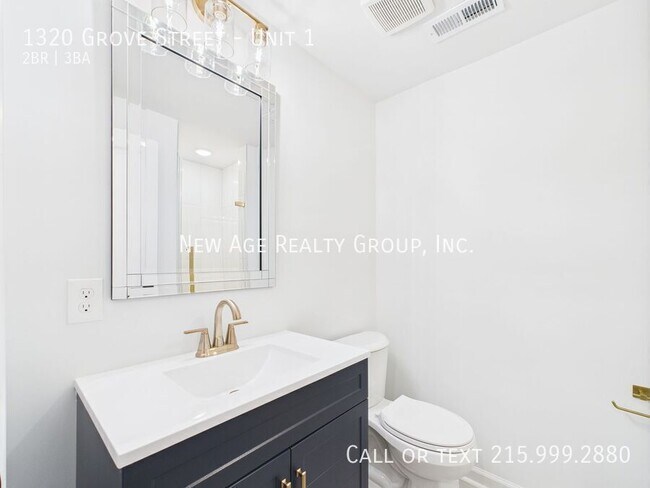 Building Photo - 1320 Grove St