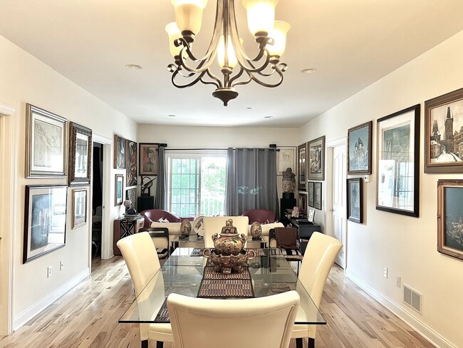 Dining Area - 1324 W Chester Pike