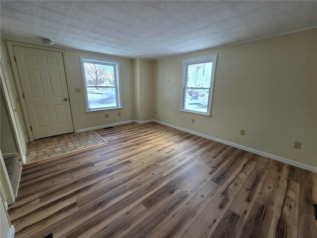 Building Photo - 252 A Allen St