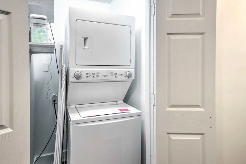 Building Photo - 1117 Kenwood Pl