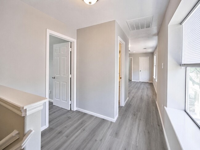 Building Photo - 13714 Hillingdale Ln