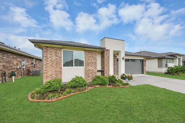 Building Photo - 7923 Cattleman Vly Dr