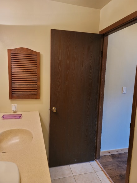 Building Photo - 13 Sparta Plaza