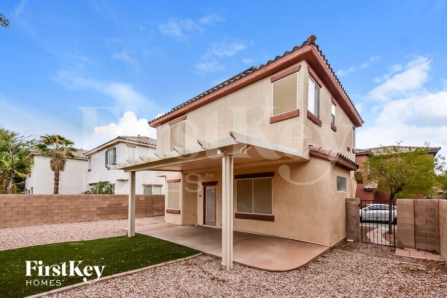 Building Photo - 10832 Avenzano St