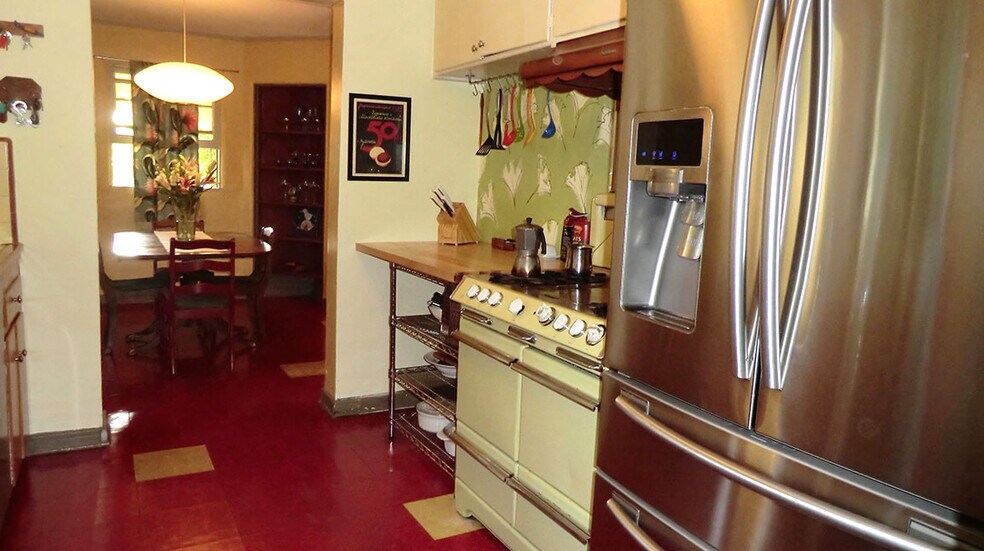 kitchen with vinatge stove - 3253 La Clede Ave
