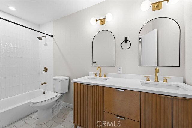 Building Photo - 6679 Linda Vista Rd