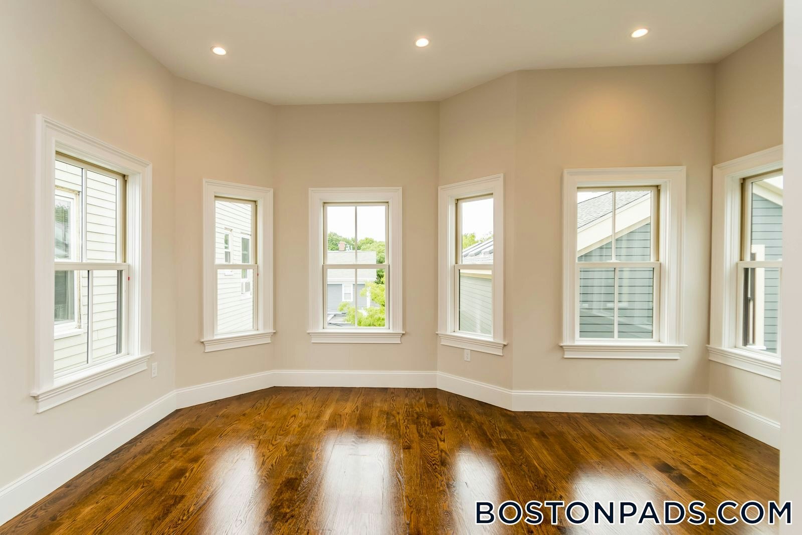 Building Photo - 124 Columbia St