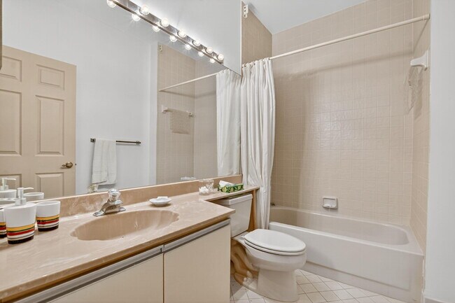 Building Photo - 7623 Cinebar Dr