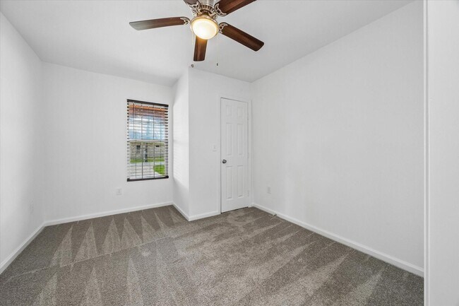 Building Photo - 609 Avenue M