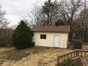 Building Photo - 210 Waynick Rd