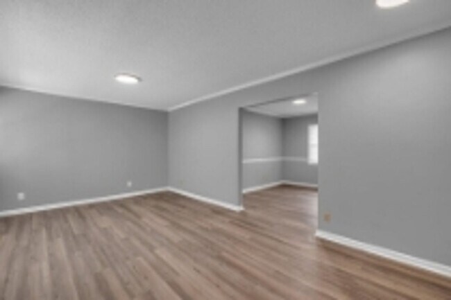 Building Photo - Beautiful update home in East Ridge