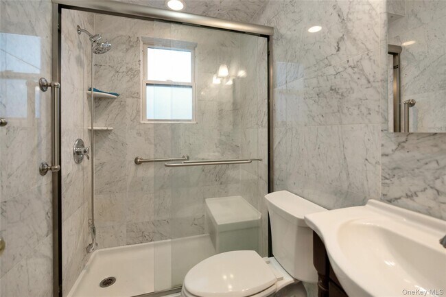 Building Photo - 147 Beekman Ave