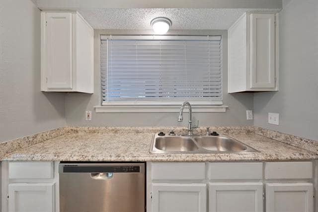Building Photo - 3415 S Meadow Dr