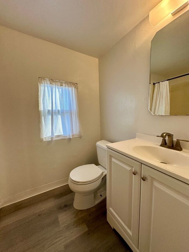 Building Photo - 8 Cord St