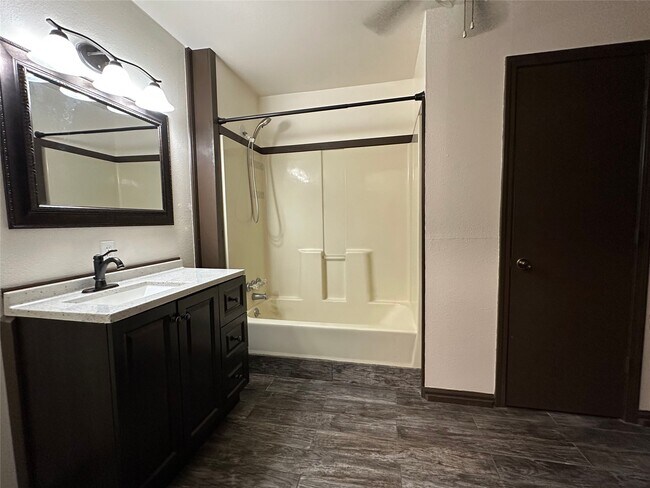 Building Photo - 22450 Oakley Rd