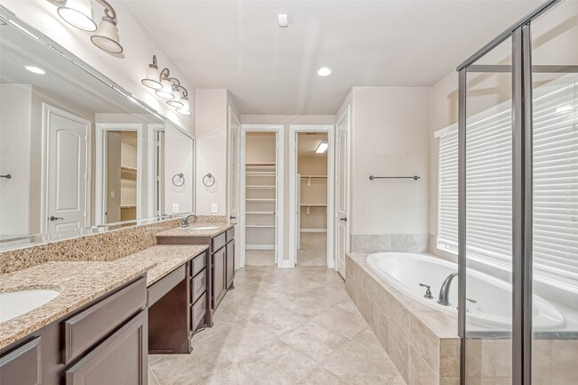 Building Photo - 27415 Blinkwood Park