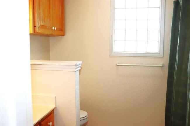 Building Photo - 211 Fox Crossing