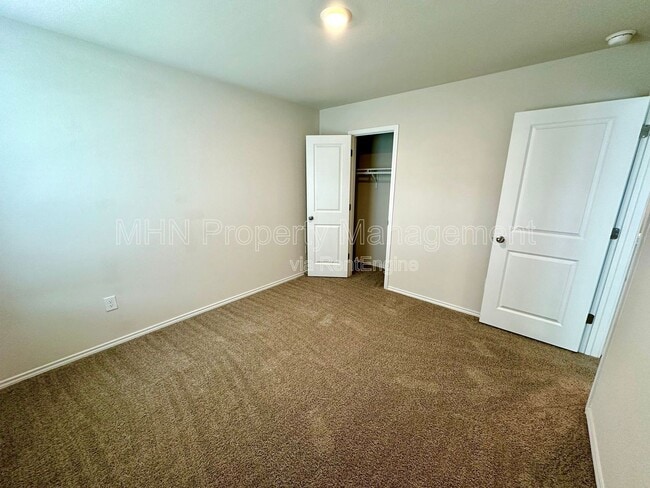 Building Photo - 4051 Basil Mdw