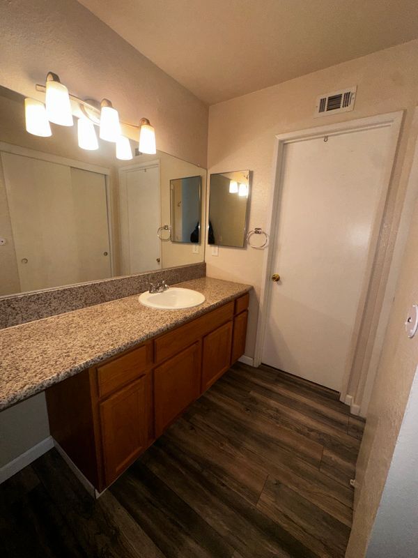 Building Photo - 43770 Santa Rosa Cir