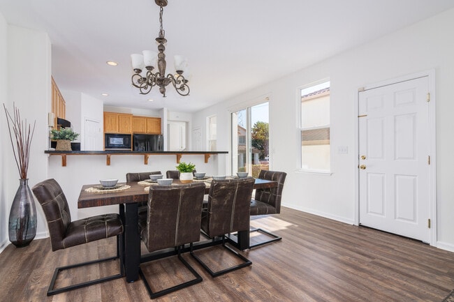 Building Photo - 411 Canyon Ct