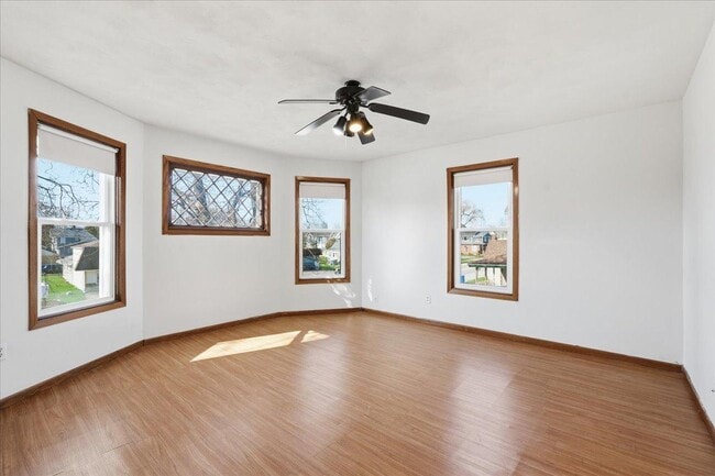 Building Photo - 209 West Main St