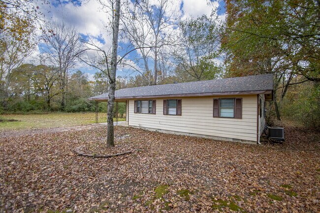 Building Photo - Charming 3-Bedroom Home on a Spacious Lot in Benton, AR – Perfect for Comfortable Living!