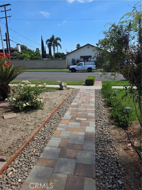 Building Photo - 1009 S Laramie St