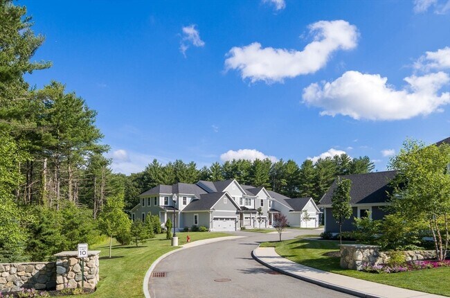 Building Photo - 19 Lily Pond Ln