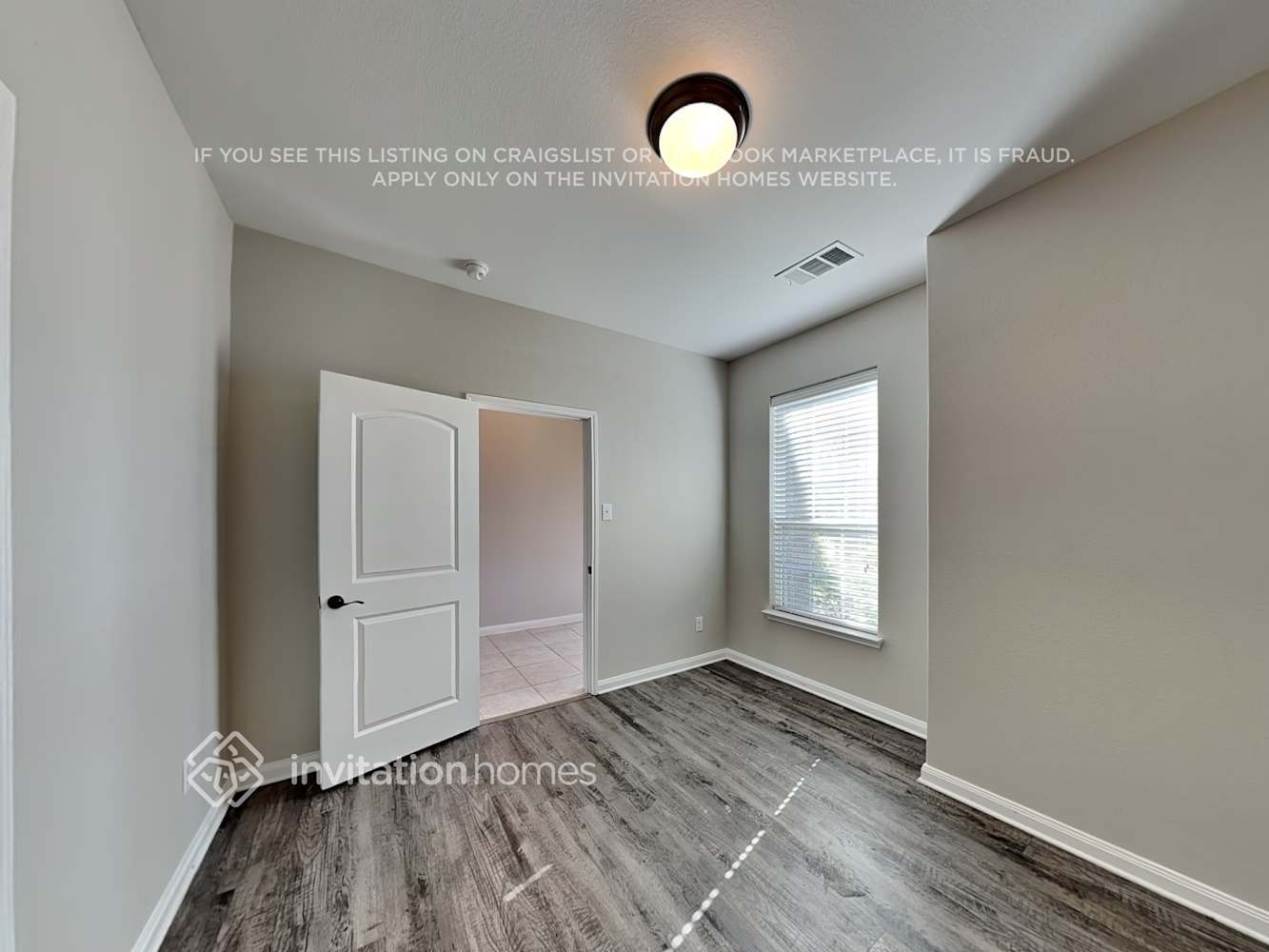 Building Photo - 529 Meadow Springs Dr