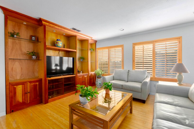 Building Photo - 934 Lafayette Pl