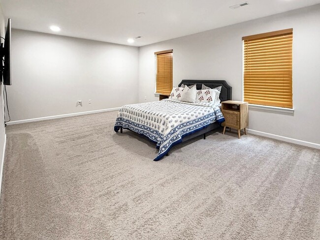 Building Photo - Newer Construction 4 bedroom available for...