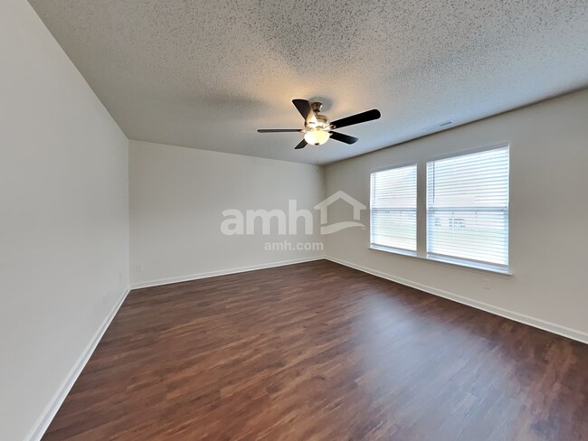 Building Photo - 842 Littleton Dr