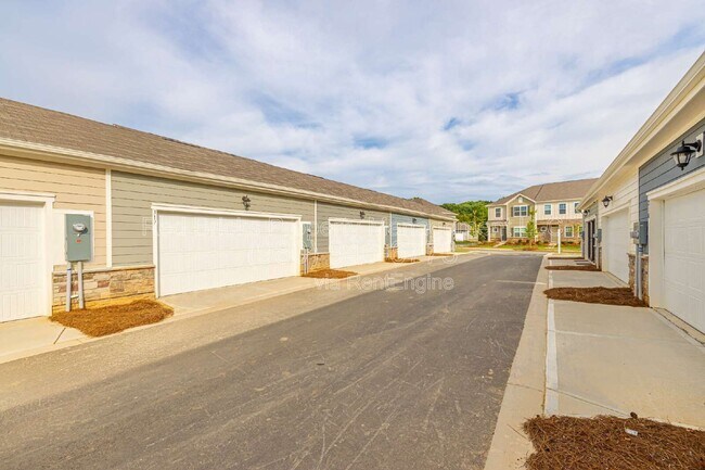 Building Photo - 317 Planters Trace Ln