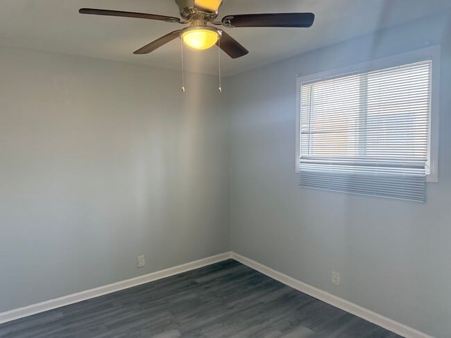 Building Photo - 1416 23rd Ave N