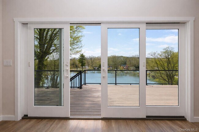 Building Photo - 52 Roe Ave