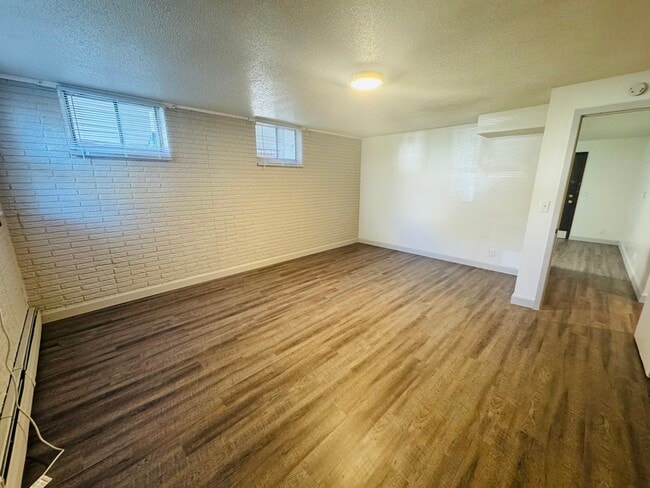 Building Photo - 429