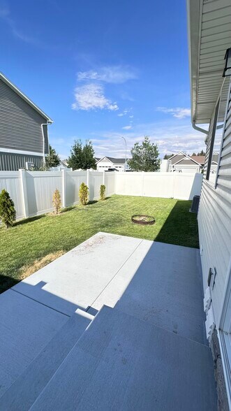 Building Photo - 2830 Blackwood