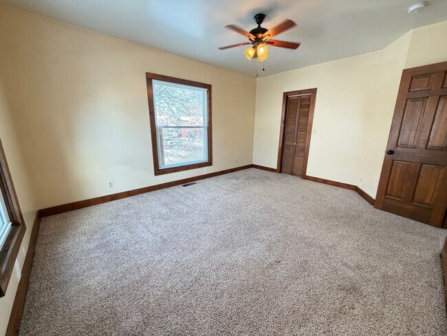 Building Photo - 3 Bedroom Home on NW Side of Grand Rapids