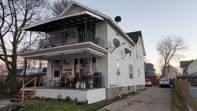 Primary Photo - 129 broad street