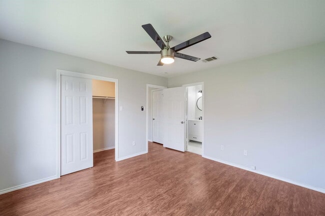 Building Photo - 3002 Crownover St