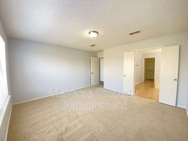 Building Photo - 5204 Vista Verde Dr