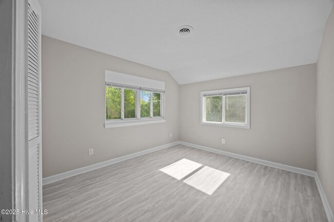 Building Photo - 125 Pirates Rd