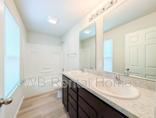 Building Photo - 6052 Redpoll Ave