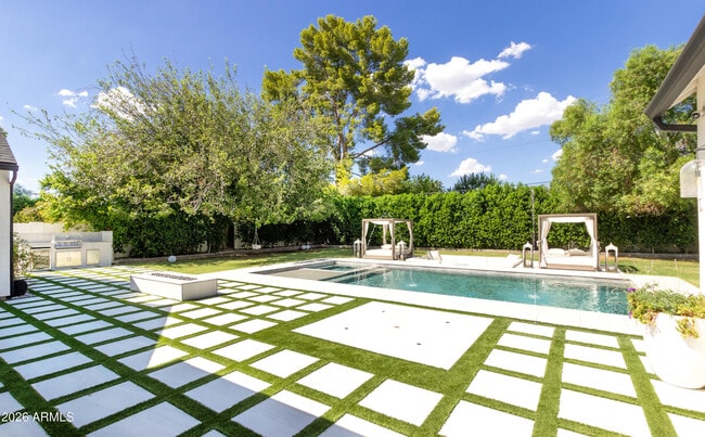 Building Photo - 2912 E Pierson St