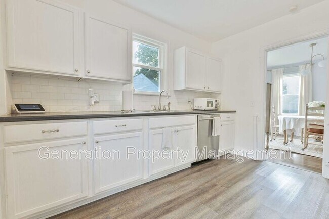 Building Photo - 303 Shawnee Trail