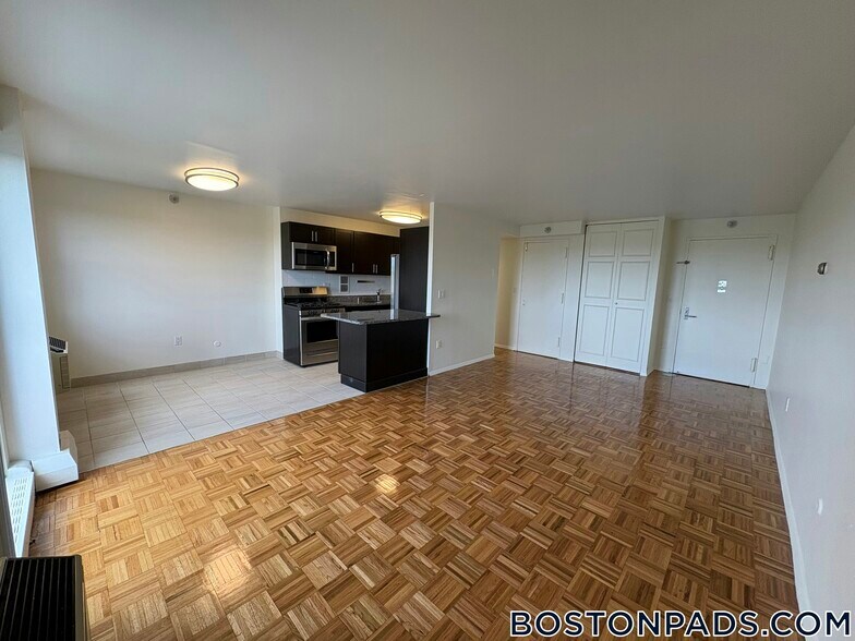 Building Photo - 185 Freeman St